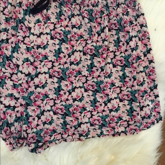 J & B Large floral lounge shorts - Picture 5 of 9